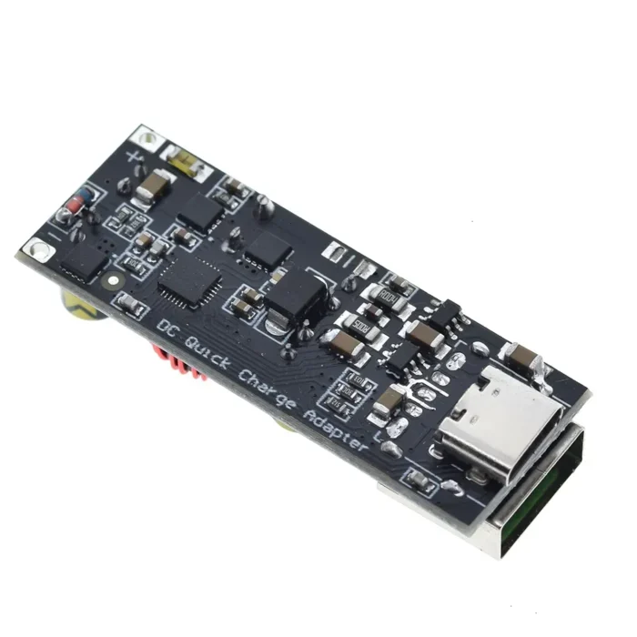 ⁦دائره شحن سريع بعدد 2 مخرج USB-C و USB-A تدعم العديد من بروتوكولات الشحن السريع⁩ - الصورة ⁦3⁩